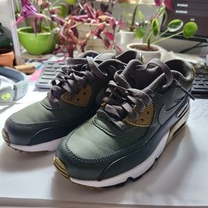 Nike Air Max size 5y